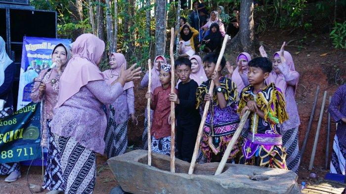 Menanam Cinta Budaya dan Karakter Anak Melalui Gejog Lesung